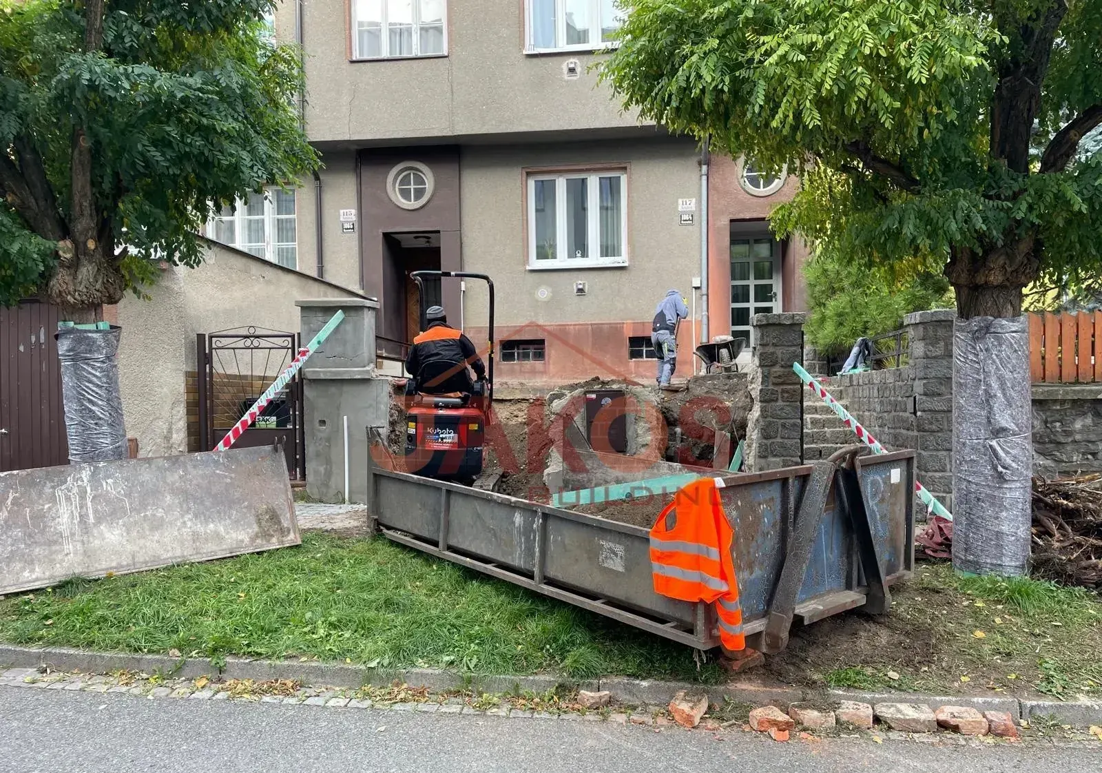 Výkopové práce a parkovací stání na ulici Rotalova v Brně, fotografie 5